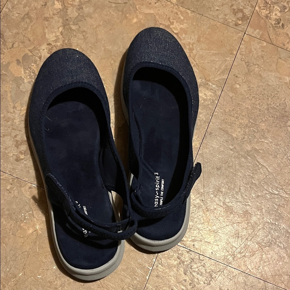Easy Spirit Navy Flats